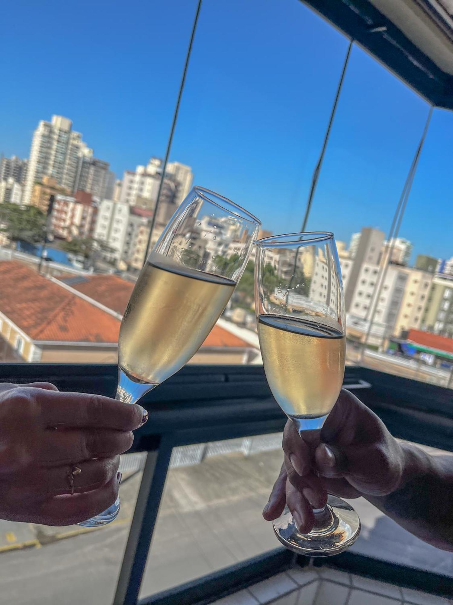 Apartamento Com Varanda E Suite Enseada 瓜鲁雅 外观 照片